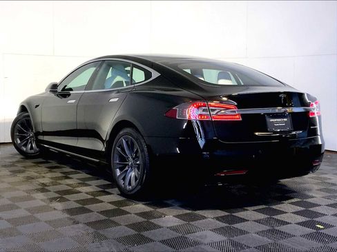 Used 2020 Tesla Model S Long Range Plus image 3