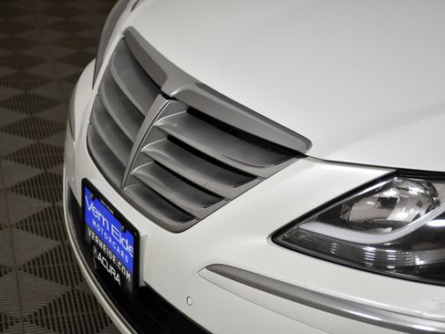 Used 2013 Hyundai Genesis 5.0 R-Spec RWD image 11