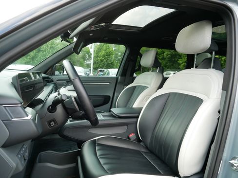 Certified 2024 Kia EV9 GT-Line AWD/4WD image 36