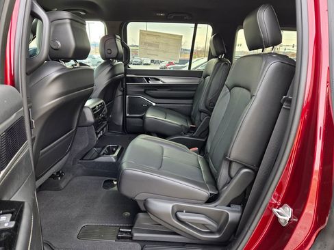 New 2026 Jeep Grand Wagoneer 4WD image 25