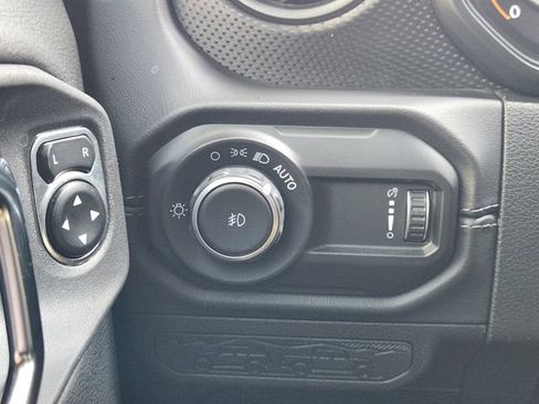 Certified 2025 Jeep Wrangler Unlimited Rubicon 392 AWD/4WD image 22