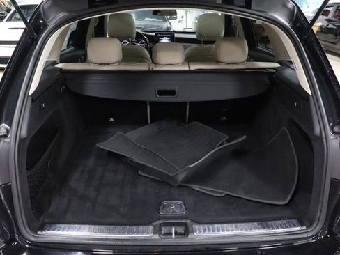 Used 2019 Mercedes-Benz GLC 300 4MATIC image 18