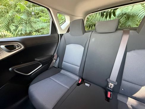 Used 2025 Kia Soul LX w/ LX Technology Package FWD image 37