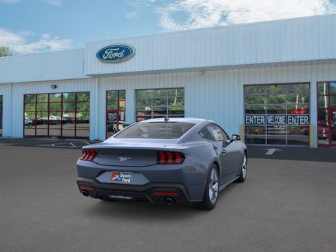 Used 2025 Ford Mustang Coupe image 8