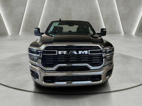 Used 2026 RAM 2500 Big Horn AWD/4WD image 2