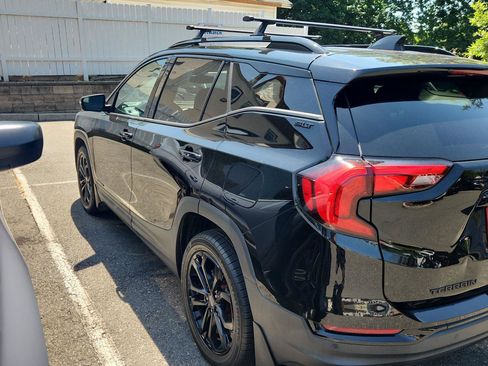 Used 2020 GMC Terrain SLT w/ Preferred Package AWD/4WD image 4