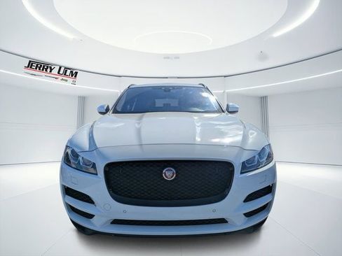 Used 2018 Jaguar F-PACE Premium image 7