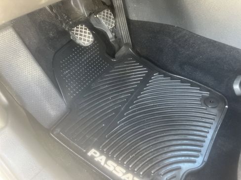 Used 2014 Volkswagen Passat S image 13