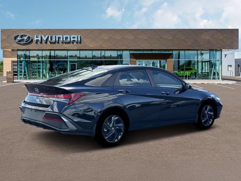 Used 2026 Hyundai Elantra Sport FWD image 8