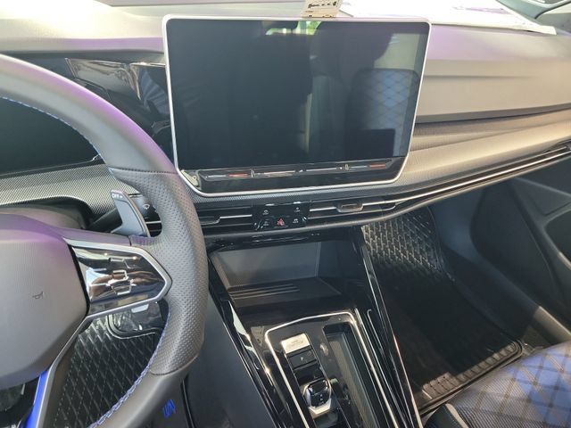New 2026 Volkswagen Golf w/ Euro Style Package AWD/4WD image 19