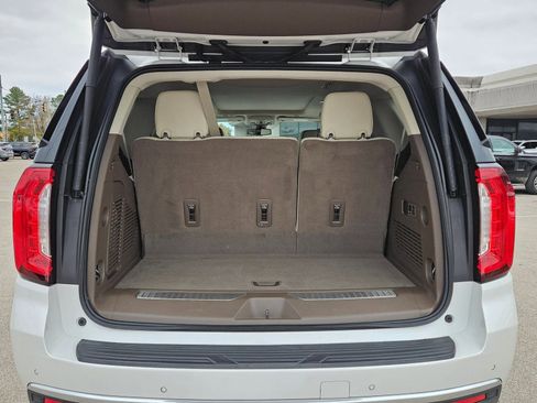 Used 2021 GMC Yukon Denali image 4