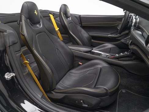 Used 2019 Ferrari Portofino Base image 45