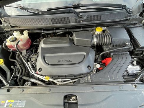 Used 2023 Chrysler Voyager LX FWD image 25