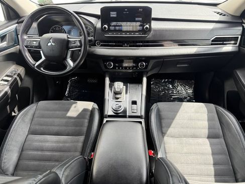 Used 2023 Mitsubishi Outlander SE AWD/4WD image 13
