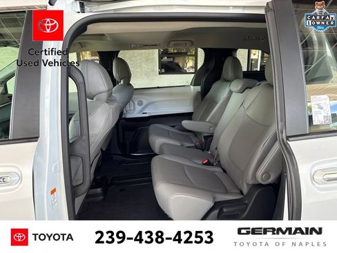 Used 2025 Toyota Sienna XLE FWD image 12