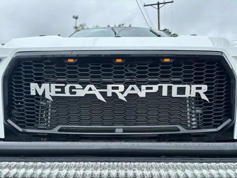 Used 2022 Ford F250 Lariat w/ Lariat Ultimate Package AWD/4WD image 7