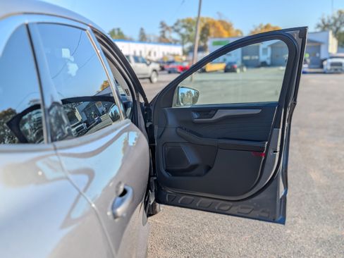 Used 2023 Ford Escape Active image 39