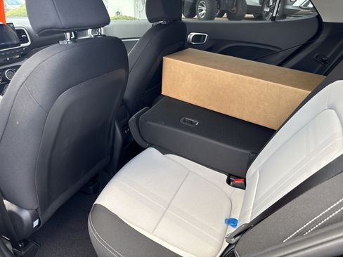 New 2026 Hyundai Venue SEL FWD image 13
