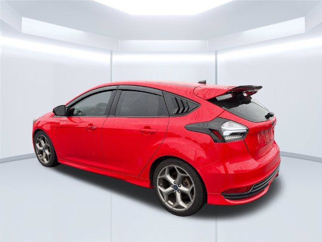 Used 2017 Ford Focus ST FWD image 3