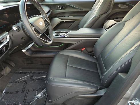 Used 2024 Cadillac Lyriq Sport image 16