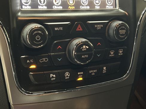 Used 2018 Jeep Grand Cherokee Altitude AWD/4WD image 27