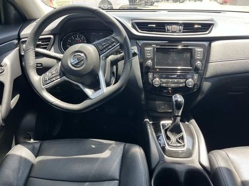 Used 2019 Nissan Rogue SV FWD image 17