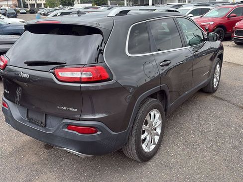 Used 2016 Jeep Cherokee Limited AWD/4WD image 7