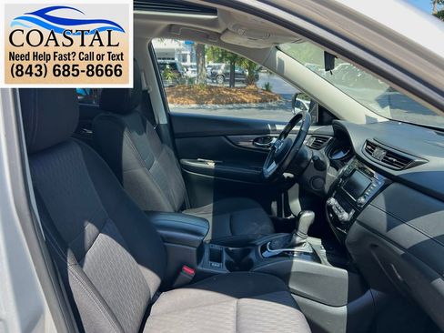 Used 2020 Nissan Rogue SV w/ Sun & Sound Touring Package FWD image 21