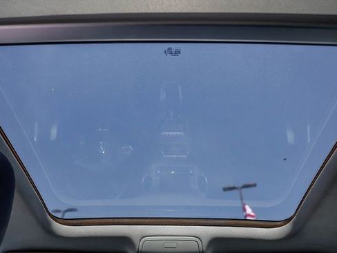 Used 2011 Volkswagen Tiguan SEL image 16