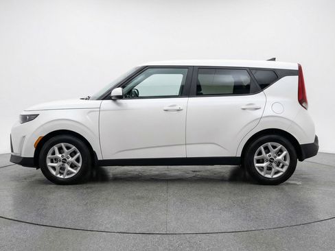 Used 2025 Kia Soul LX w/ LX Technology Package image 5