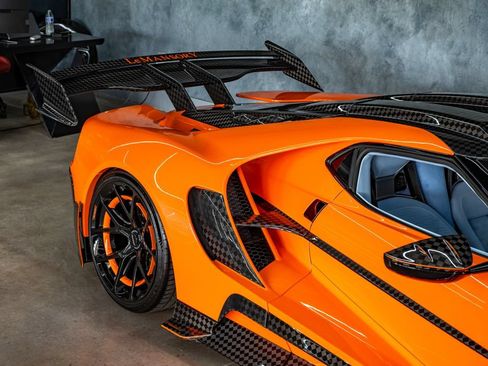 Used 2018 Ford GT RWD image 15