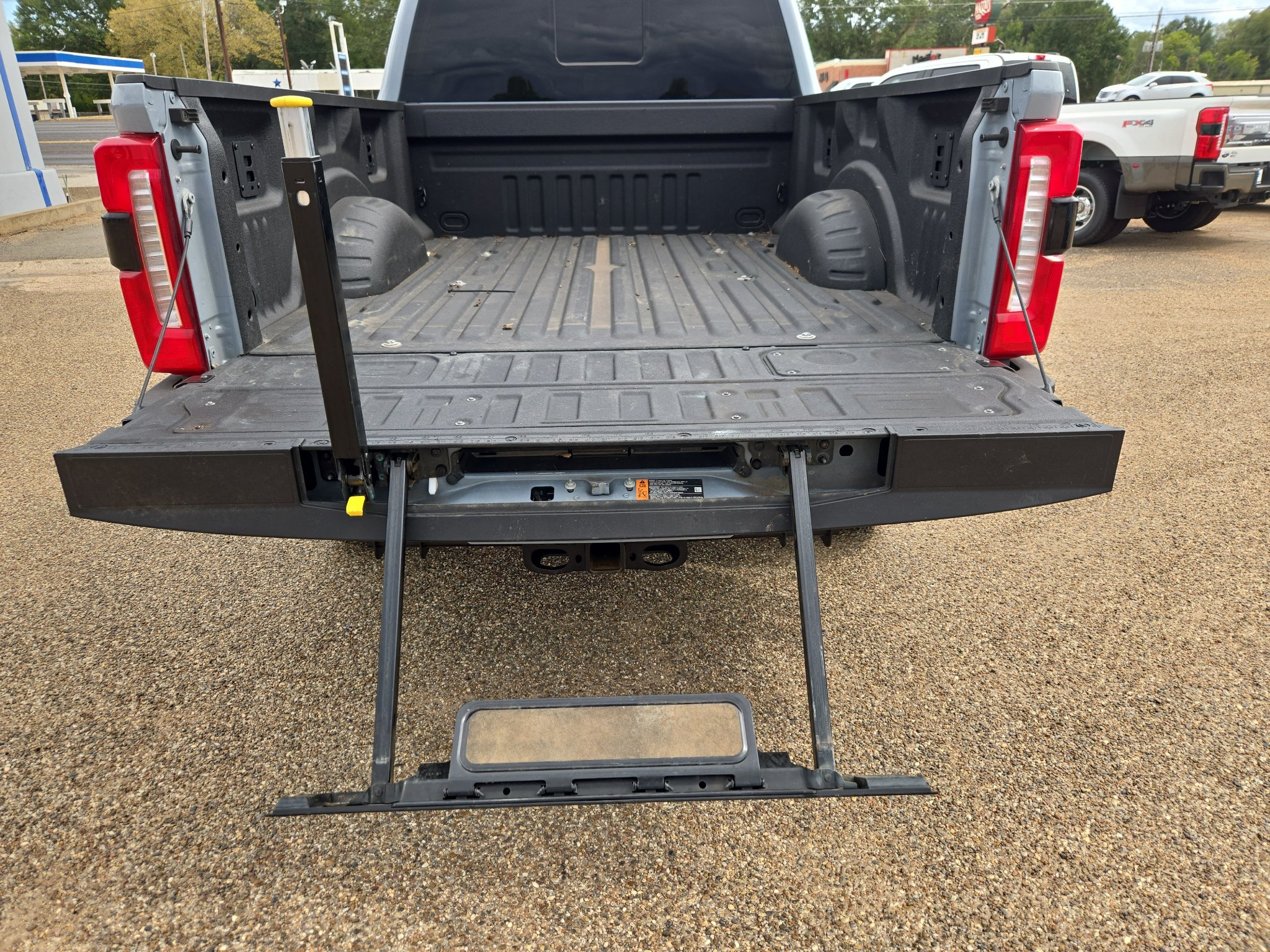 Used 2025 Ford F250 Lariat w/ Lariat Ultimate Package AWD/4WD image 15