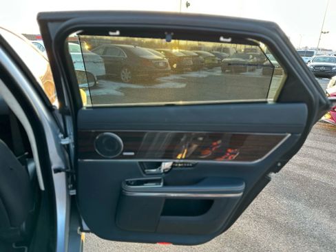 Used 2011 Jaguar XJ L image 23