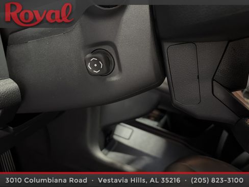 Used 2026 Toyota Sienna Platinum AWD/4WD image 27