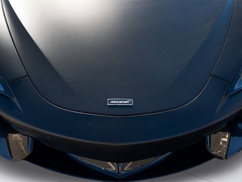 Used 2017 McLaren 570S image 23