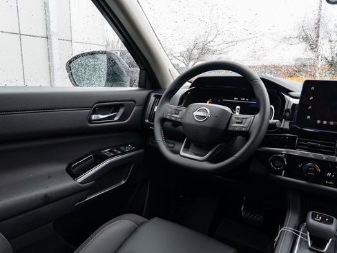 New 2026 Nissan Pathfinder SL image 13