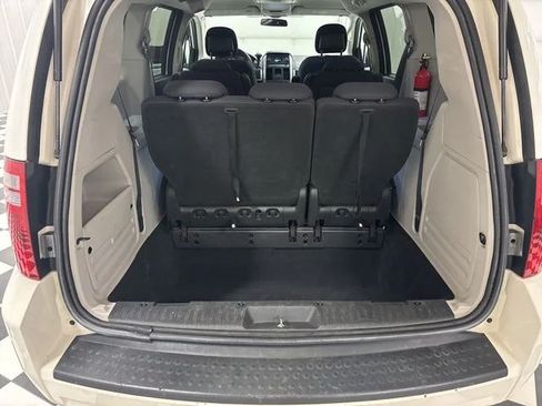 Used 2010 Dodge Grand Caravan SXT FWD image 25
