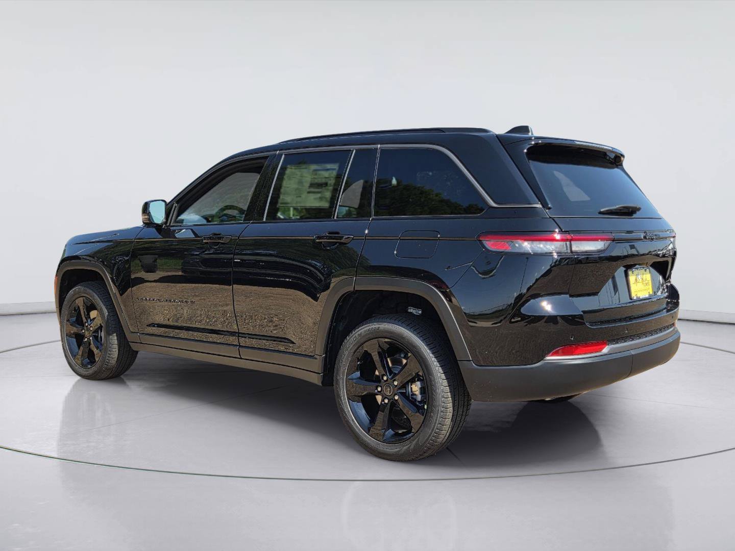 New 2027 Jeep Grand Cherokee Limited w/ Limited Altitude Package RWD image 5
