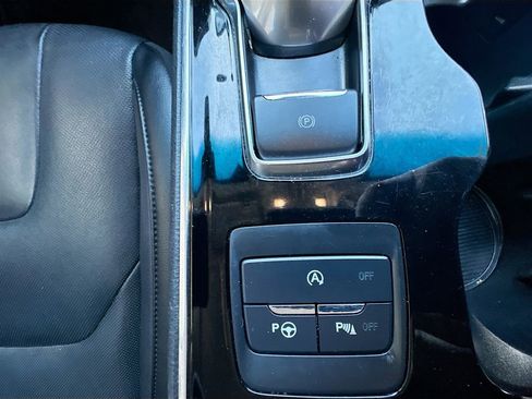 Used 2020 Ford Edge Titanium w/ Equipment Group 301A image 37