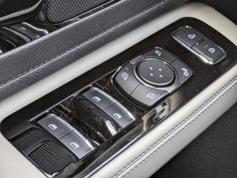 Certified 2025 Lincoln Aviator Reserve image 26