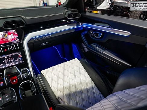 Used 2019 Lamborghini Urus AWD/4WD image 8