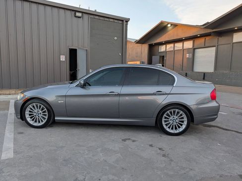 Used 2011 BMW 335i Sedan image 4