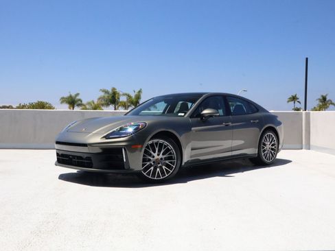 New 2026 Porsche Panamera 4 AWD/4WD image 1