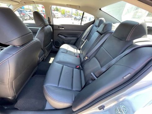 Used 2024 Nissan Altima 2.5 SR w/ SR Premium Package FWD image 18