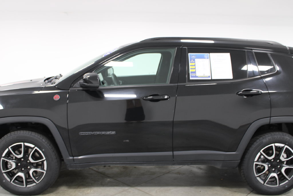 Used 2024 Jeep Compass Trailhawk AWD/4WD image 6