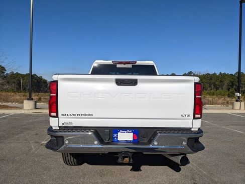 Used 2024 Chevrolet Silverado 2500 LTZ w/ LTZ Plus Package image 22