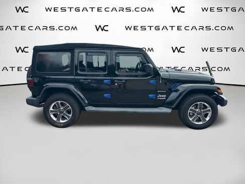 Used 2018 Jeep Wrangler Unlimited Sahara AWD/4WD image 23