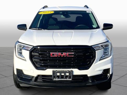 Used 2023 GMC Terrain SLE w/ Driver Convenience Package image 4