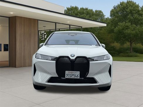 Used 2026 BMW iX xDrive45 w/ Premium Package image 3