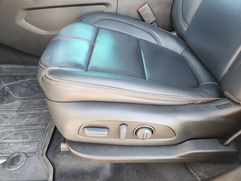 Used 2023 Chevrolet Traverse RS w/ LPO, Floor Liner Package image 29